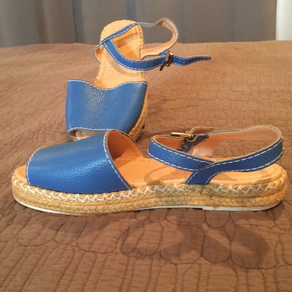 Blue leather platform sandal